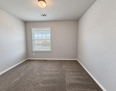 140 Kelly Street - Photo Thumbnail 24