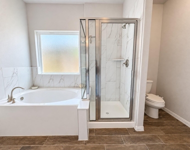 140 Kelly Street - Photo Thumbnail 14