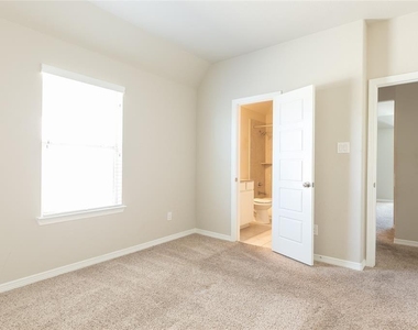 3442 Cabernet Shores Drive - Photo Thumbnail 15