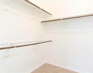 3442 Cabernet Shores Drive - Photo Thumbnail 23
