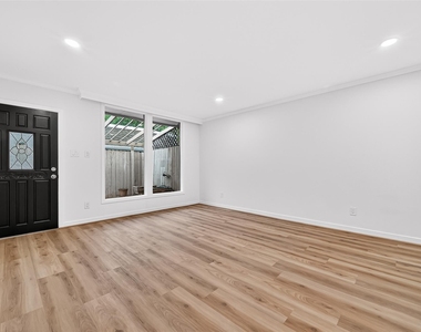 3300 Yorktown Street - Photo Thumbnail 10