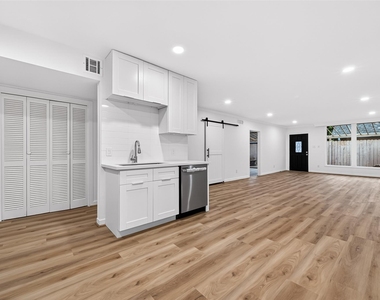 3300 Yorktown Street - Photo Thumbnail 17
