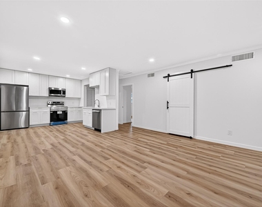 3300 Yorktown Street - Photo Thumbnail 12
