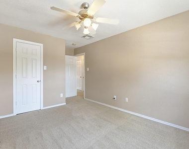 11402 Overland Trail Drive - Photo Thumbnail 14