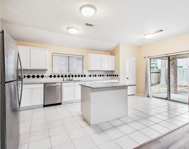1814 Parkfair Court - Photo Thumbnail 13