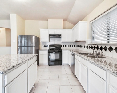 1814 Parkfair Court - Photo Thumbnail 16