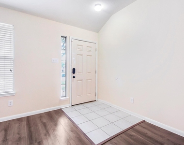 1814 Parkfair Court - Photo Thumbnail 10