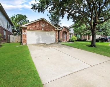 1814 Parkfair Court - Photo Thumbnail 2