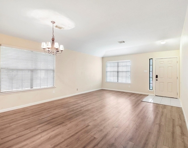 1814 Parkfair Court - Photo Thumbnail 9