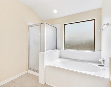 1814 Parkfair Court - Photo Thumbnail 24