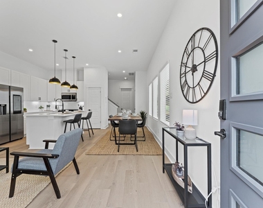 332 Neyland Street - Photo Thumbnail 3