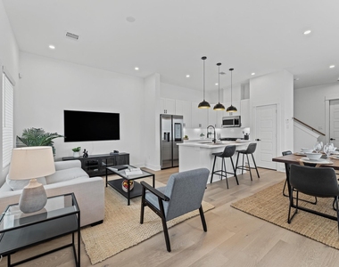 332 Neyland Street - Photo Thumbnail 4
