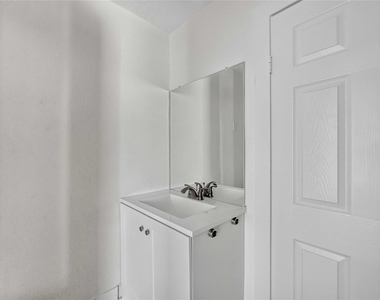 6414 Woodrow Street - Photo Thumbnail 13