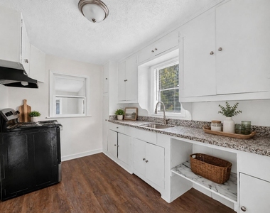 6414 Woodrow Street - Photo Thumbnail 4