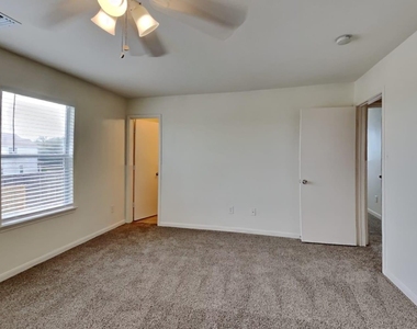 3638 Avalon Castle Drive - Photo Thumbnail 8