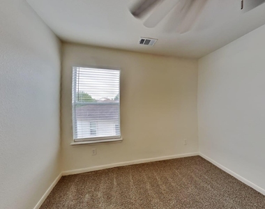 3638 Avalon Castle Drive - Photo Thumbnail 11