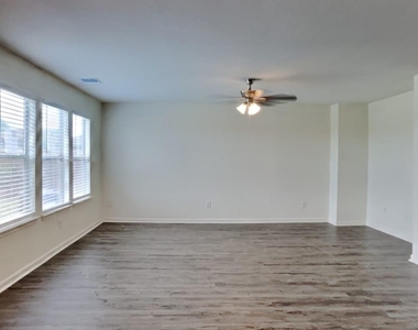 3638 Avalon Castle Drive - Photo Thumbnail 3