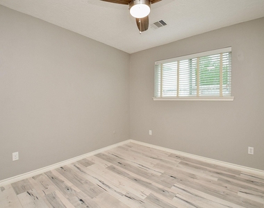 2119 Glen Knoll Drive - Photo Thumbnail 29