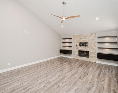 2119 Glen Knoll Drive - Photo Thumbnail 9