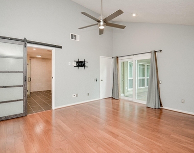2119 Glen Knoll Drive - Photo Thumbnail 21