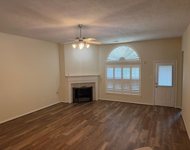 21406 Avalon Queen Drive - Photo Thumbnail 2