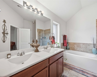 1923 Marble Stone Lane - Photo Thumbnail 6