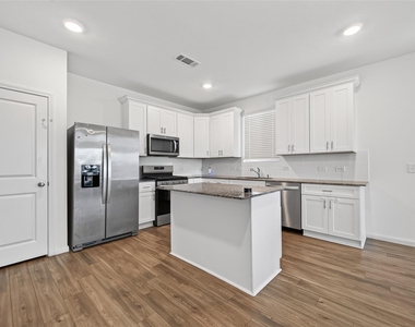 8111 Star Terrace Drive - Photo Thumbnail 6