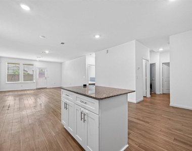 8111 Star Terrace Drive - Photo Thumbnail 9