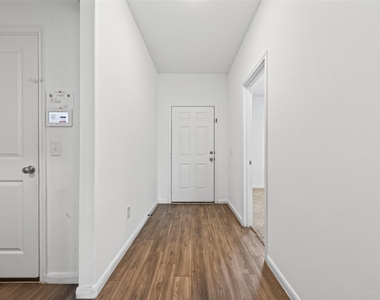 8111 Star Terrace Drive - Photo Thumbnail 4