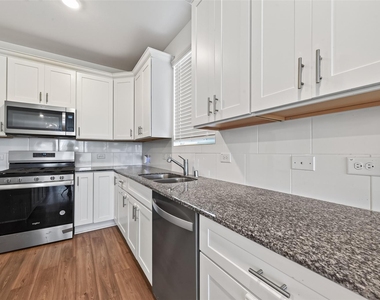 8111 Star Terrace Drive - Photo Thumbnail 12
