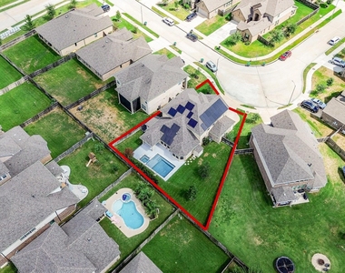 21303 Adela Point - Photo Thumbnail 40