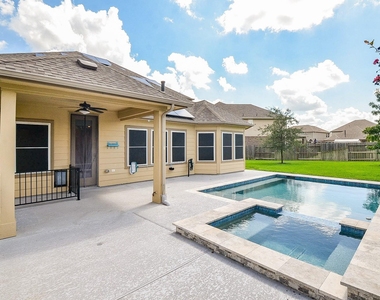 21303 Adela Point - Photo Thumbnail 30