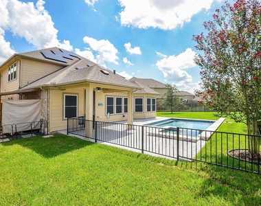 21303 Adela Point - Photo Thumbnail 31