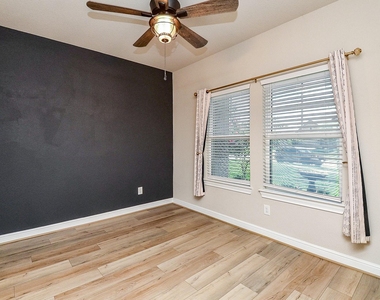 21303 Adela Point - Photo Thumbnail 4
