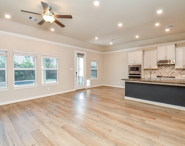 21303 Adela Point - Photo Thumbnail 10