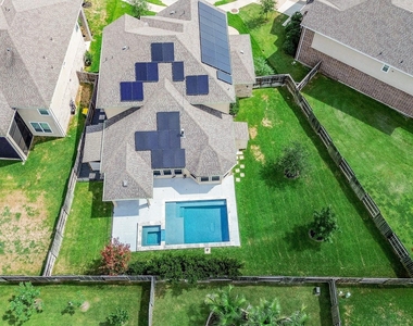 21303 Adela Point - Photo Thumbnail 38