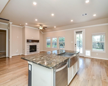 21303 Adela Point - Photo Thumbnail 13