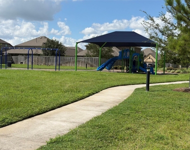 21303 Adela Point - Photo Thumbnail 41