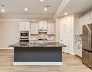 21303 Adela Point - Photo Thumbnail 11