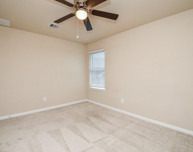21303 Adela Point - Photo Thumbnail 25