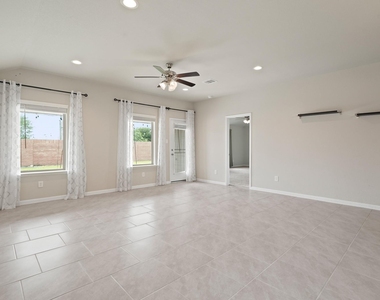 21047 Warrender Terrace Lane - Photo Thumbnail 15