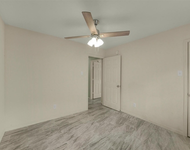 14606 Vaughnville Drive - Photo Thumbnail 3