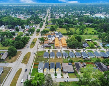 7542 Charlie Street - Photo Thumbnail 1