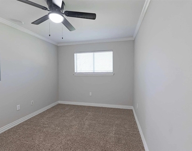 132 Oyster Creek Drive - Photo Thumbnail 14
