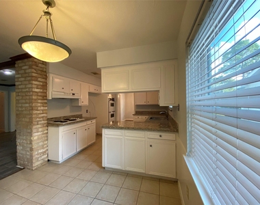 12314 Rincon Drive - Photo Thumbnail 18