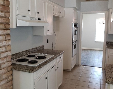 12314 Rincon Drive - Photo Thumbnail 13
