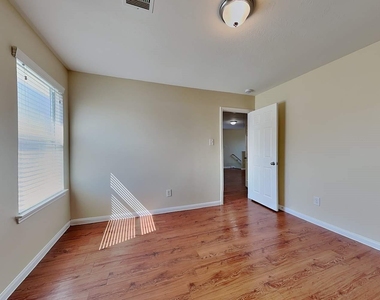 18715 Dennington Drive - Photo Thumbnail 6