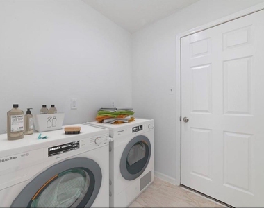 12207 Pompano Lane - Photo Thumbnail 16