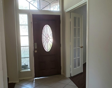 5810 Willow Park Drive - Photo Thumbnail 2