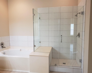 5810 Willow Park Drive - Photo Thumbnail 15